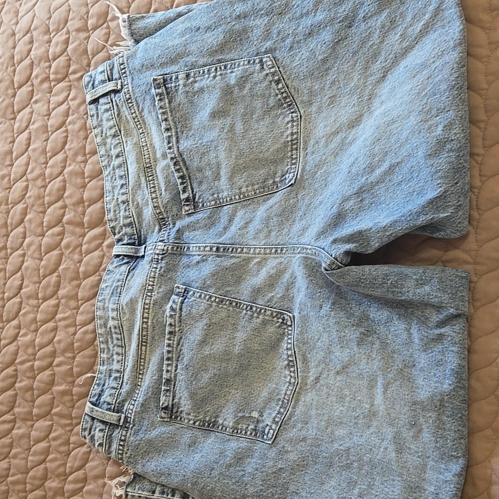 Time and Tru Light Blue Cropped Jeans - Picture 7 of 10